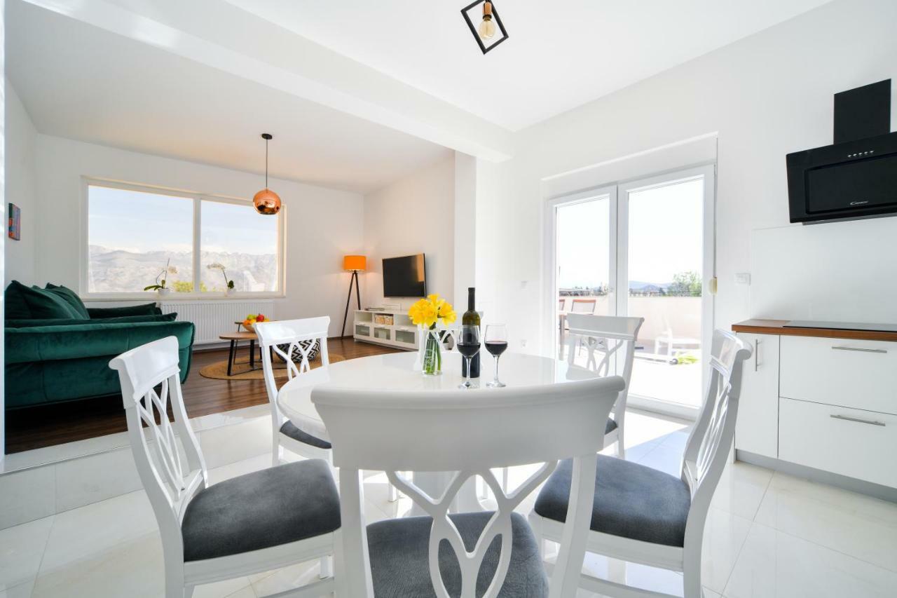Apartman Space Ražanac Buitenkant foto