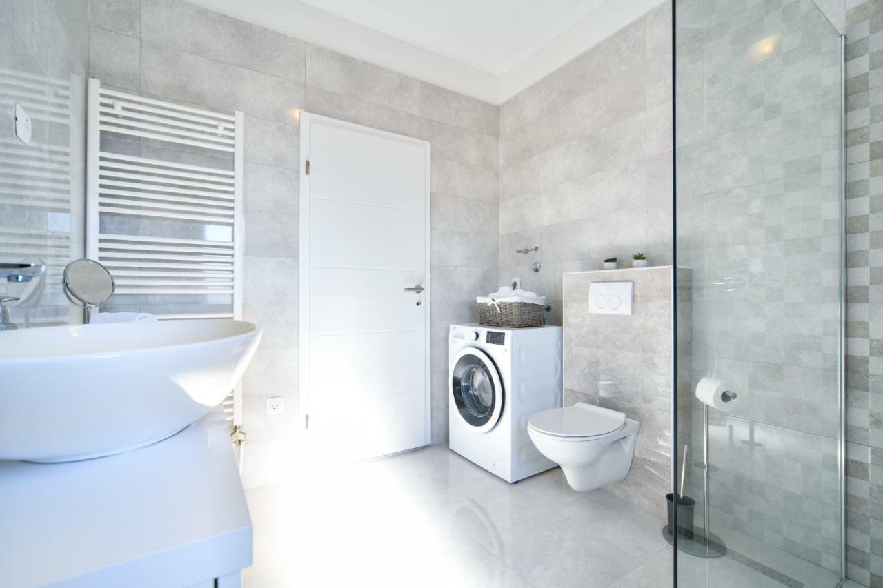Apartman Space Ražanac Buitenkant foto